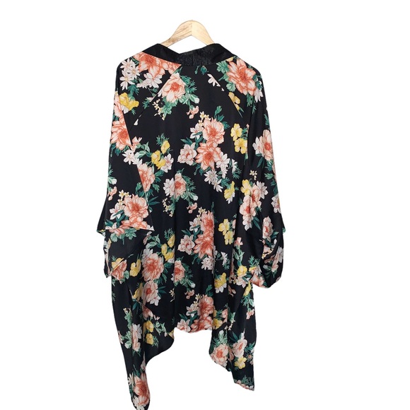 NWT Love Plus Size Kimono Floral Black Open Never Worn 1X - Picture 3 of 7
